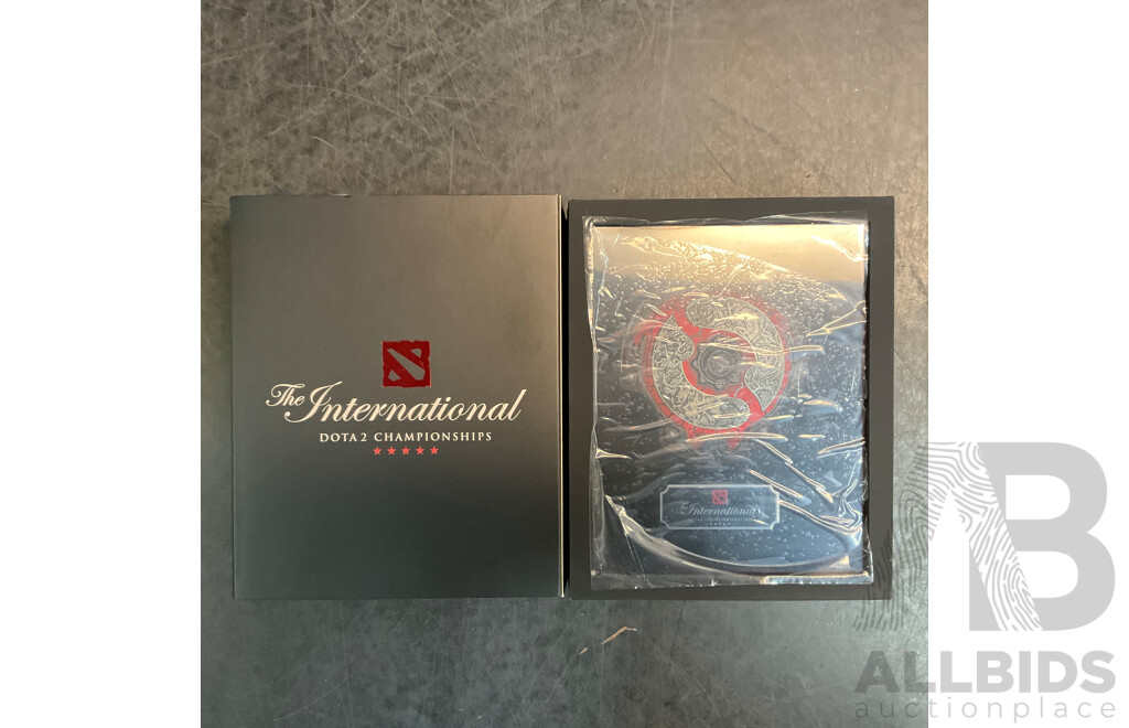 2022 the International DOTA 2 Championships Collector's Aegis & Moki Headphones & Crest USB Cable - Lot of 3