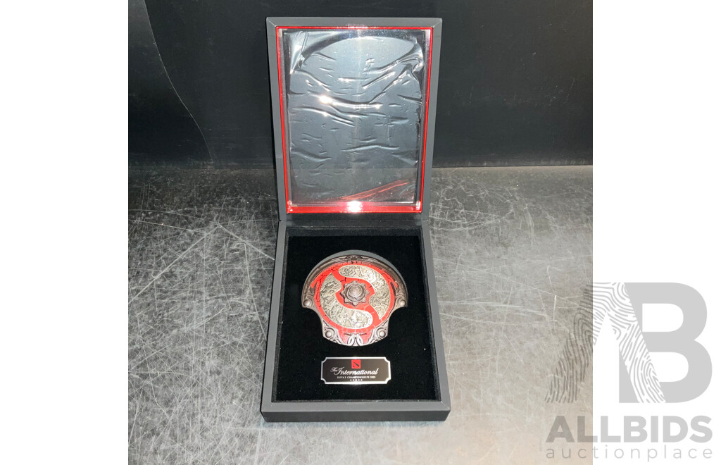 2022 the International DOTA 2 Championships Collector's Aegis & Moki Headphones & Crest USB Cable - Lot of 3