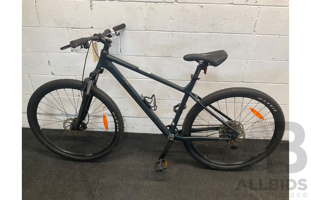 Norco Storm Mountain Bike (Size L)