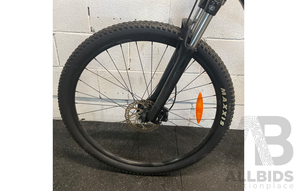 Norco Storm Mountain Bike (Size L)
