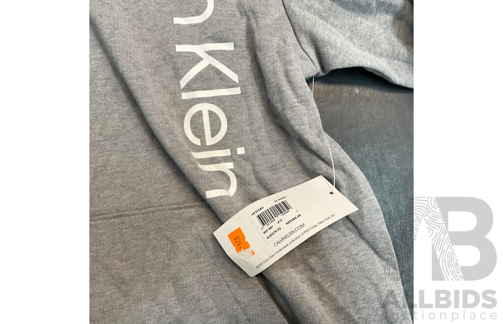 CALVIN KLEIN Hoodie/T-Shirt/Hat - Size L - Lot of 4