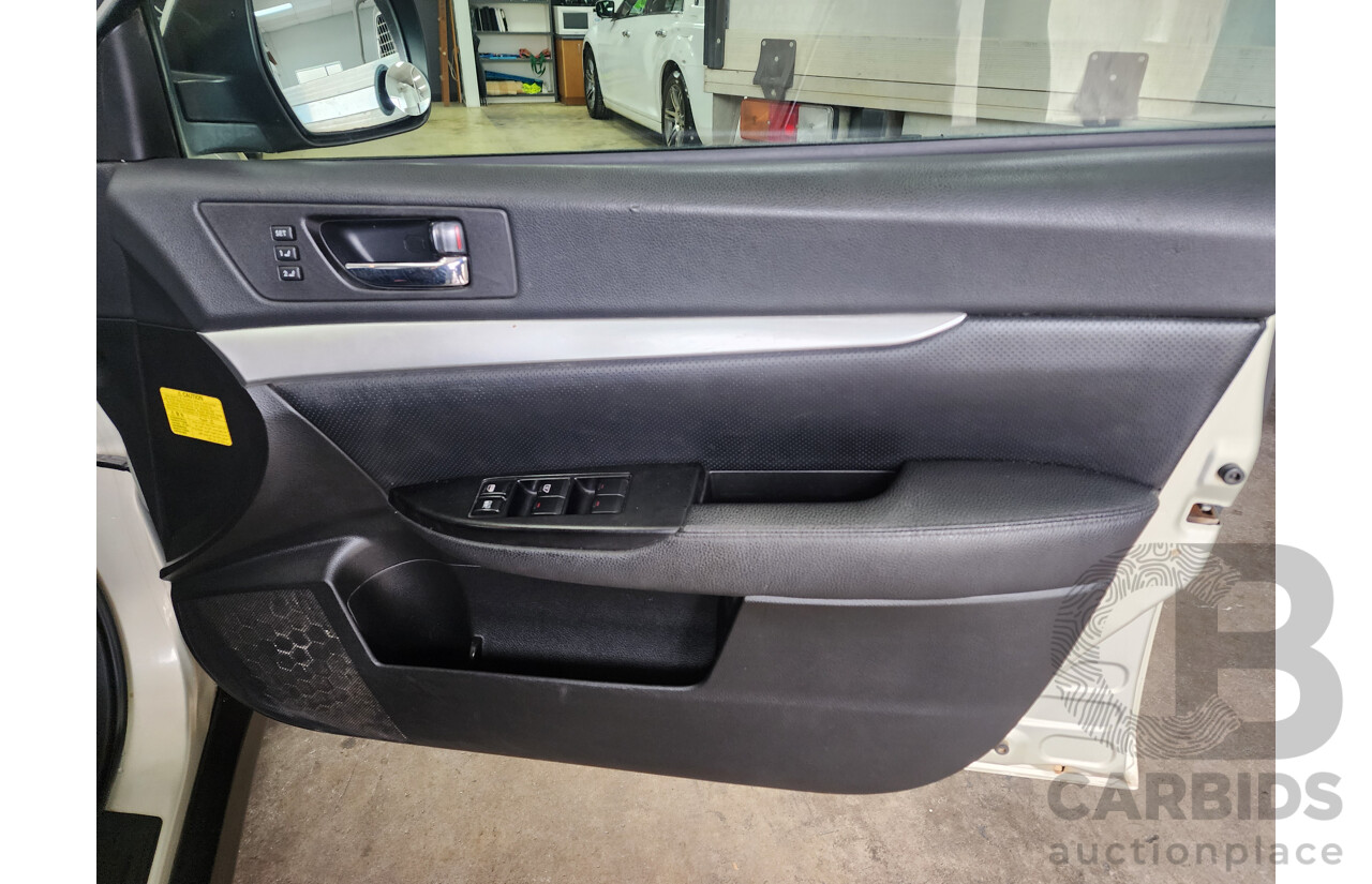 9/2010 Subaru Outback 2.5i Premium MY10 4d Wagon Silver 2.5L
