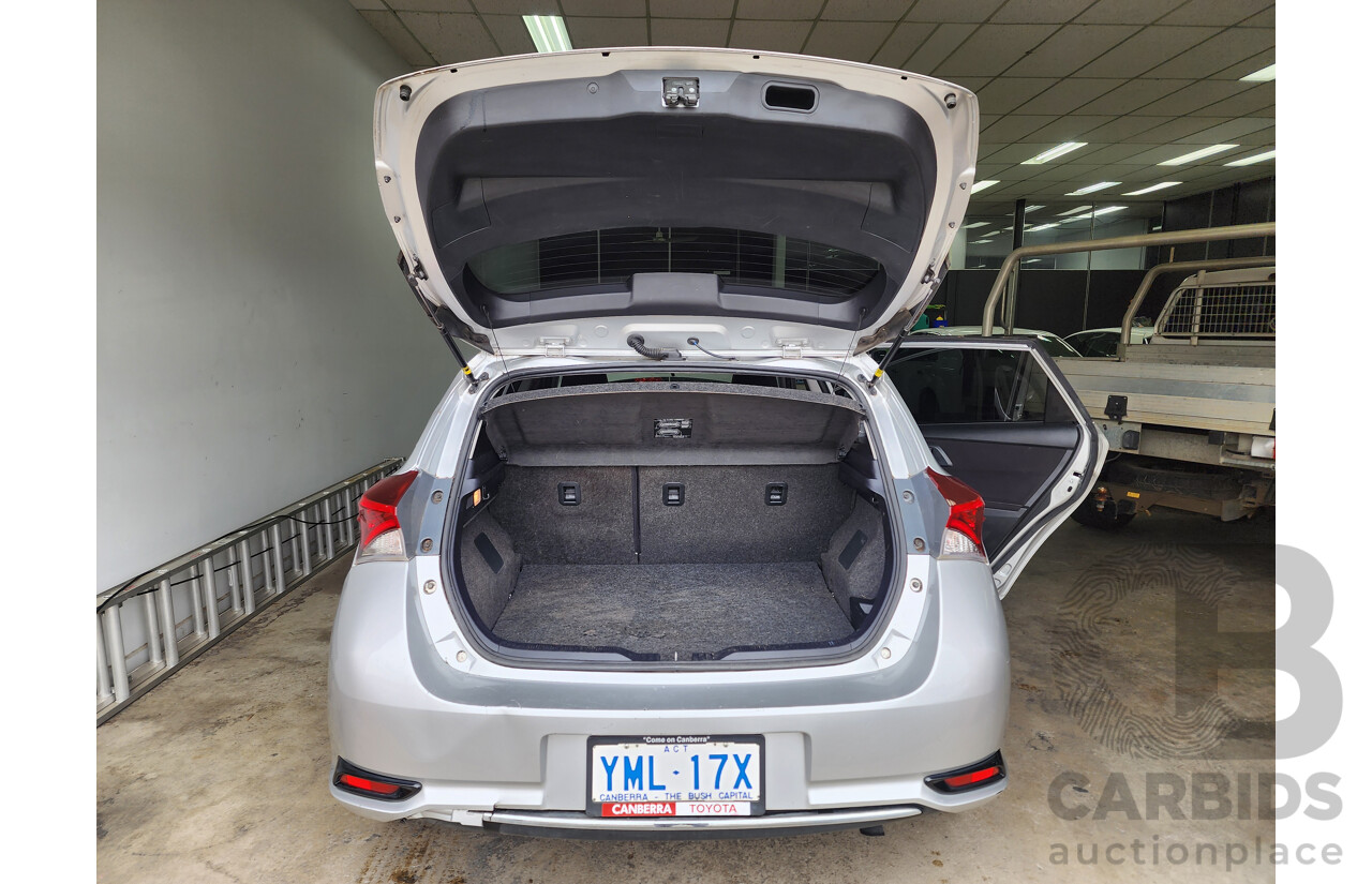 04/2018 Toyota Corolla HYBRID FWD ZWE186R 5D Hatchback Silver 1.8L