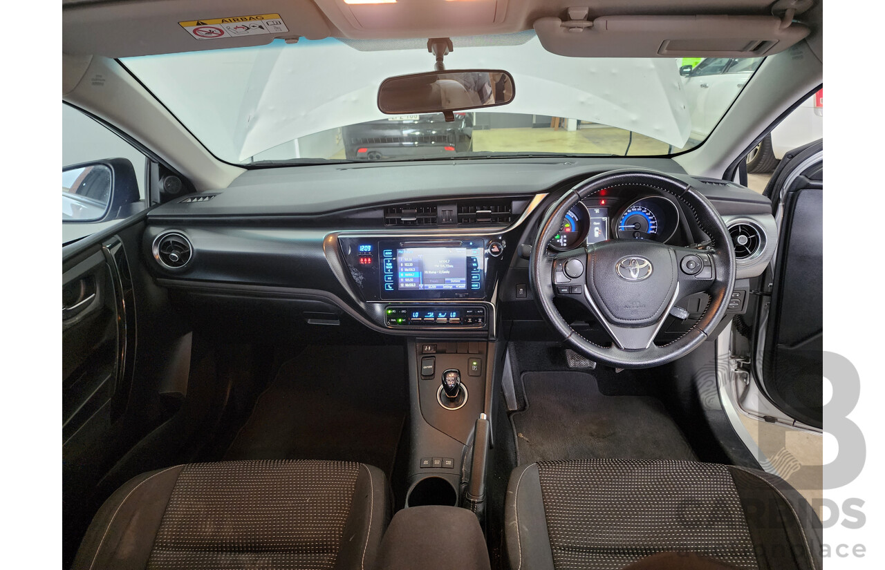 04/2018 Toyota Corolla HYBRID FWD ZWE186R 5D Hatchback Silver 1.8L