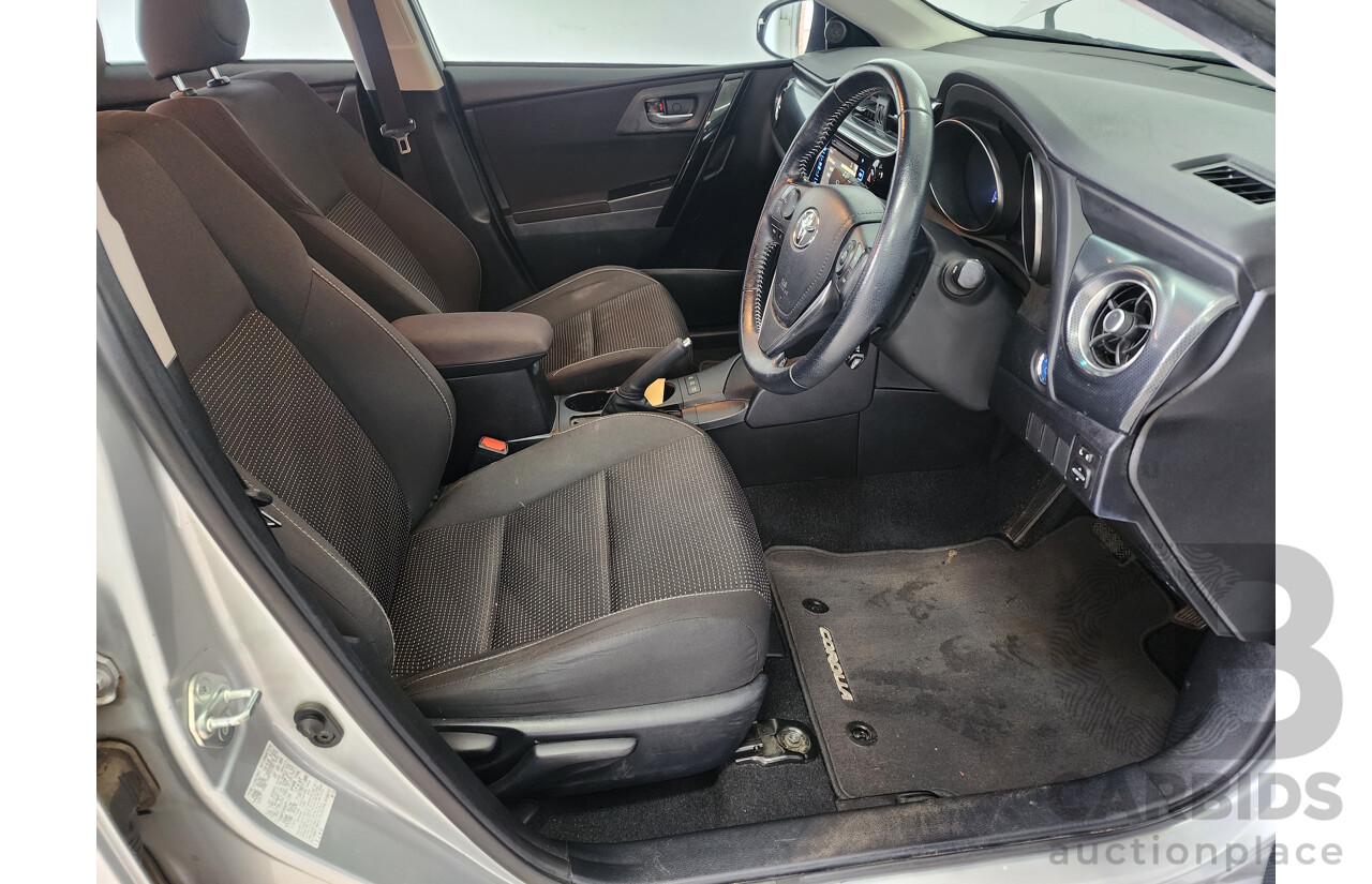 04/2018 Toyota Corolla HYBRID FWD ZWE186R 5D Hatchback Silver 1.8L