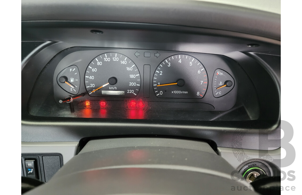 8/2003 Toyota Avalon Advantage MCX10R MKII 4d Sedan White 3.0L