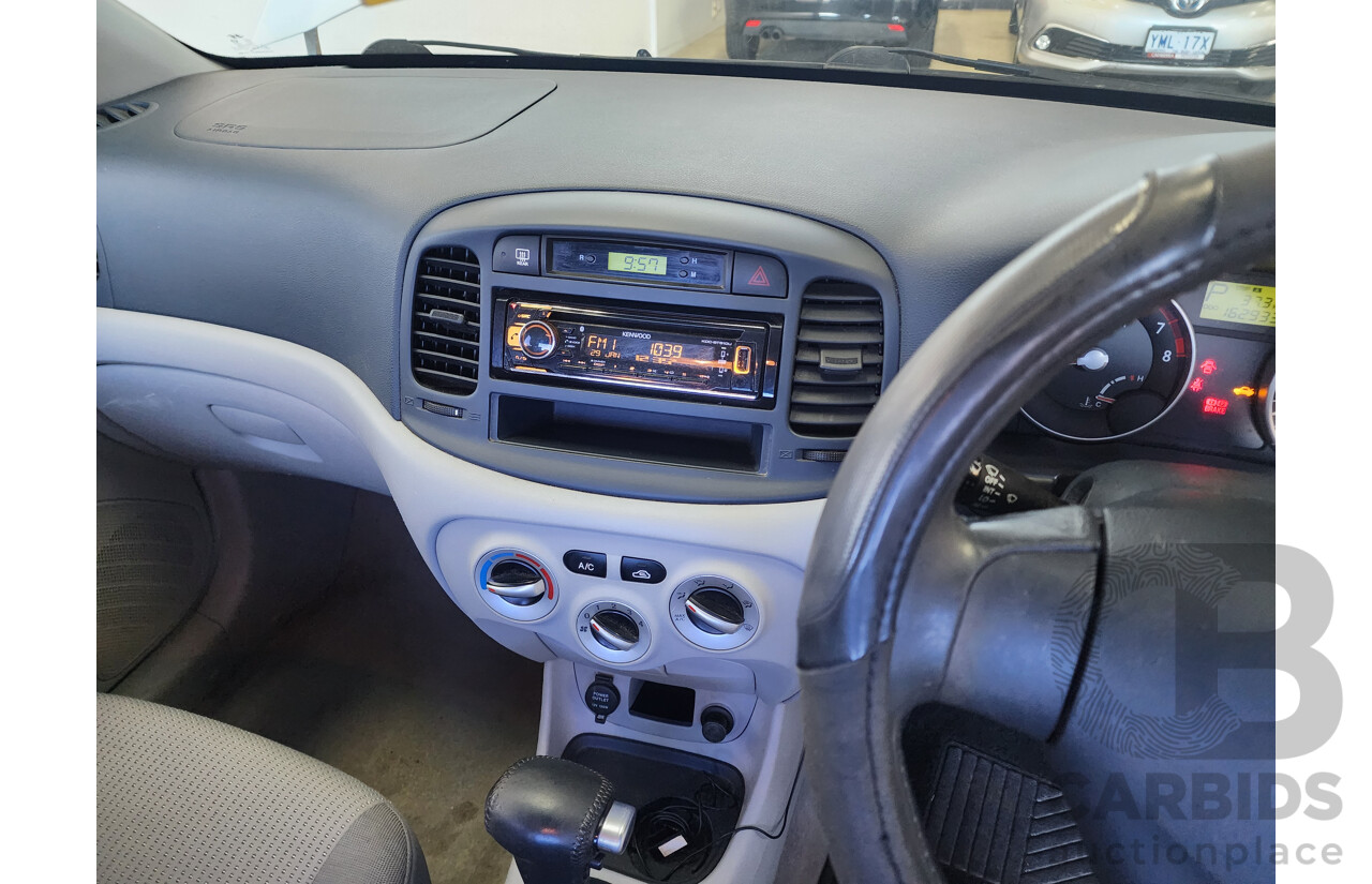 9/2006 Hyundai Accent 1.6 MC 4d Sedan White 1.6L