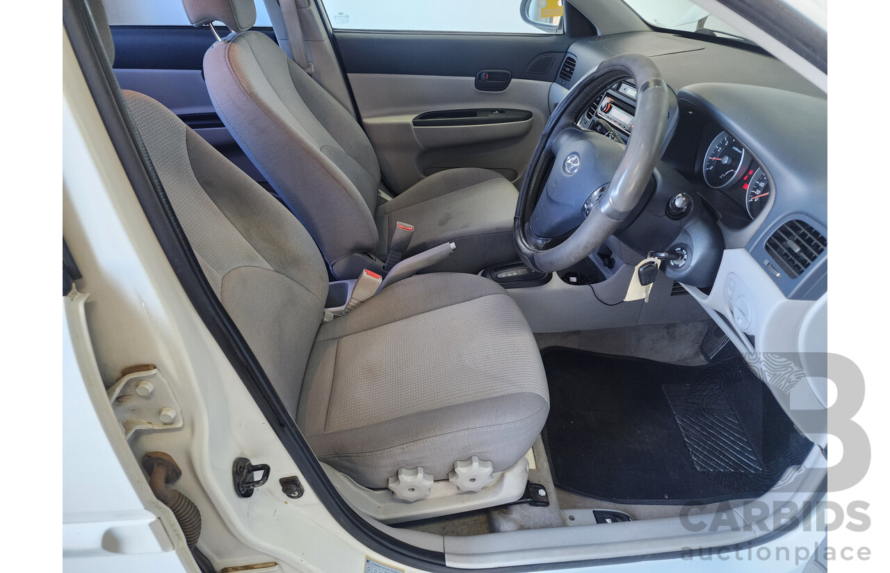 9/2006 Hyundai Accent 1.6 MC 4d Sedan White 1.6L