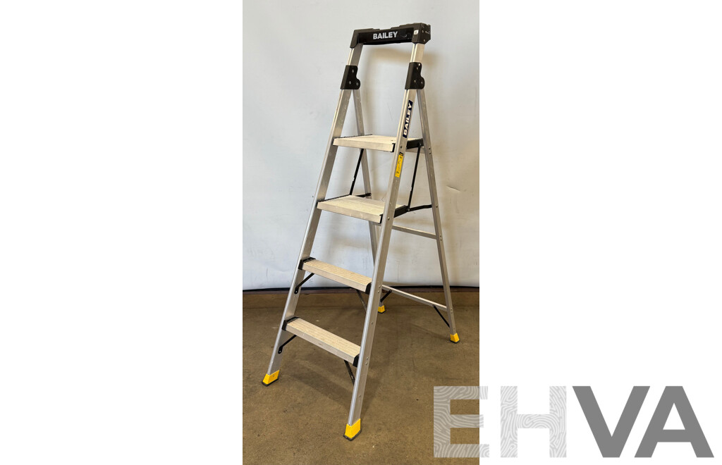 Bailey Twin Platform Step Stool