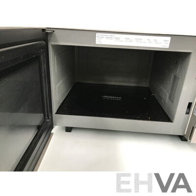 Panasonic (NN-SF574S) Stainless Steel Flatbed Inverter Microwave