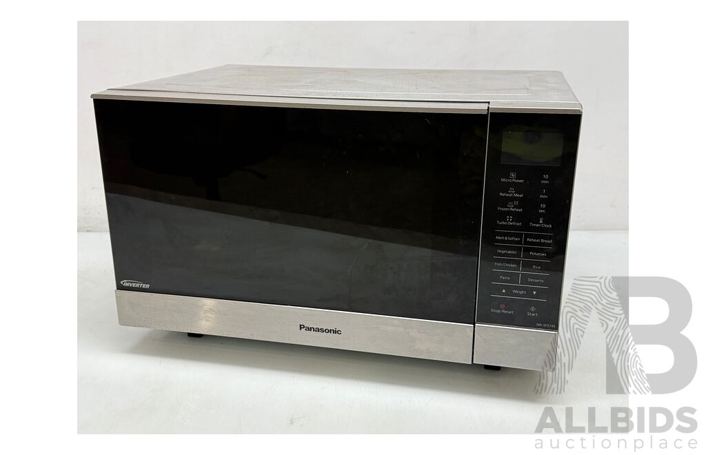Panasonic (NN-SF574S) Stainless Steel Flatbed Inverter Microwave