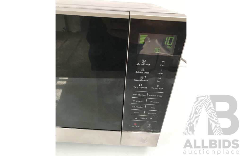 Panasonic (NN-SF574S) Stainless Steel Flatbed Inverter Microwave