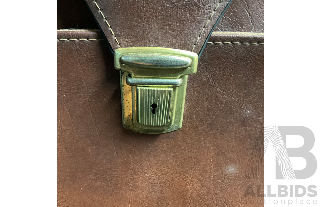 Vintage SAVOY Travel/ Business Bag W/Key