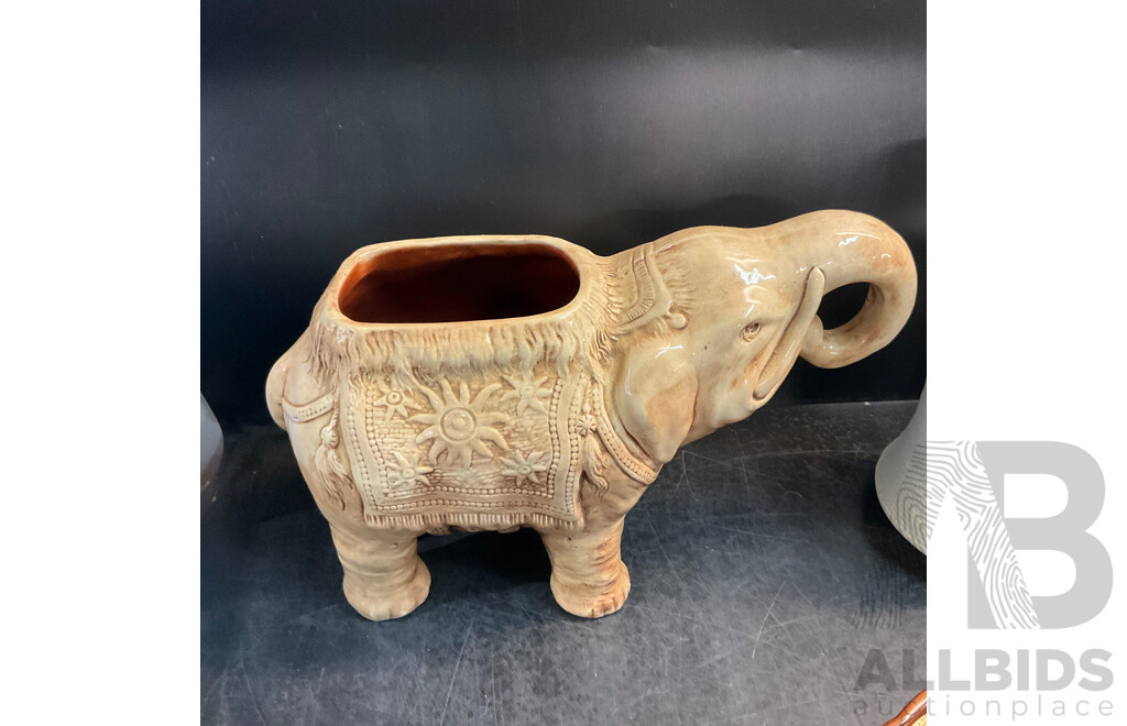 Assorted House Decorative Pots & Jugs and Animal Figurines