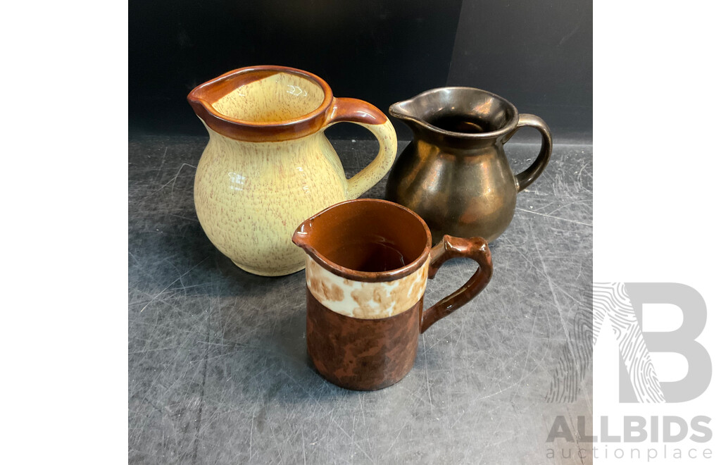 Assorted House Decorative Pots & Jugs and Animal Figurines