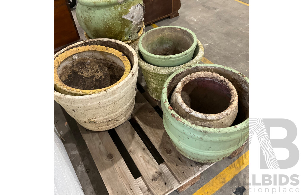 Outdoor Garden Pots - Lot of 8
