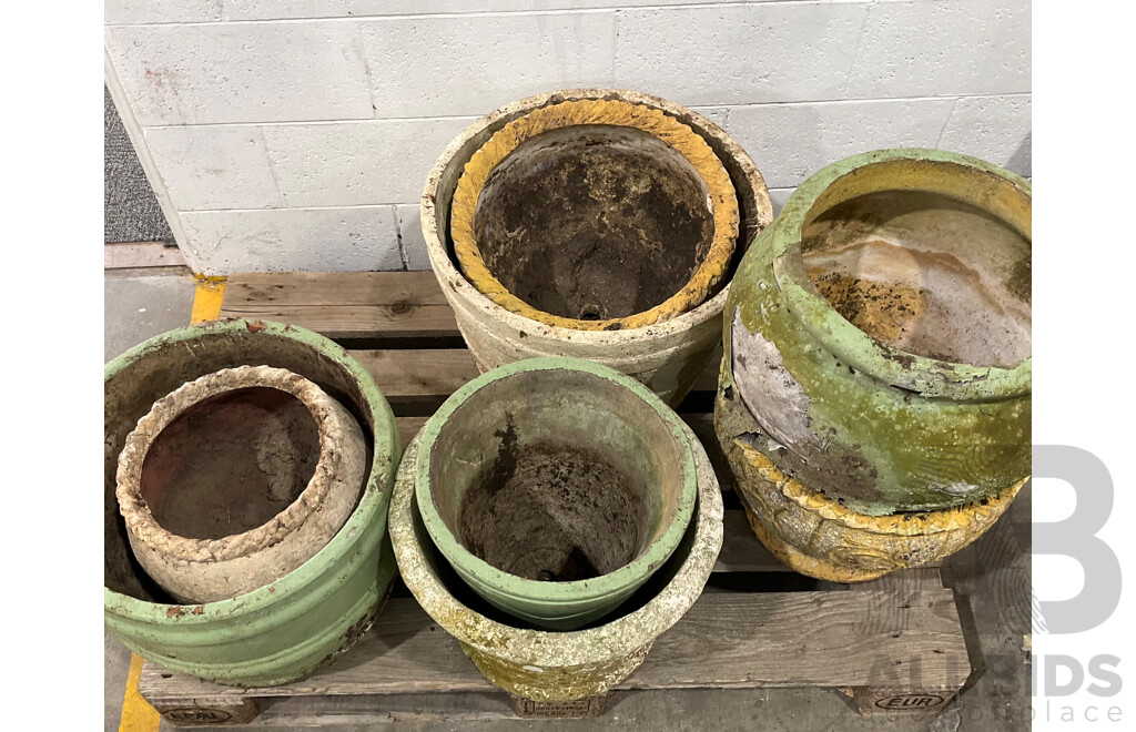Outdoor Garden Pots - Lot of 8