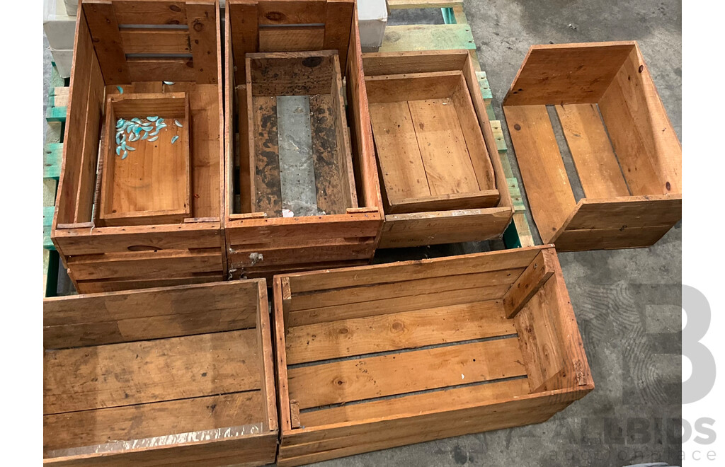 9 X Wooden Crates & 1 Box of 300 X 600 Mm White Tiles & 4 Boxes Porcelain Stoneware
