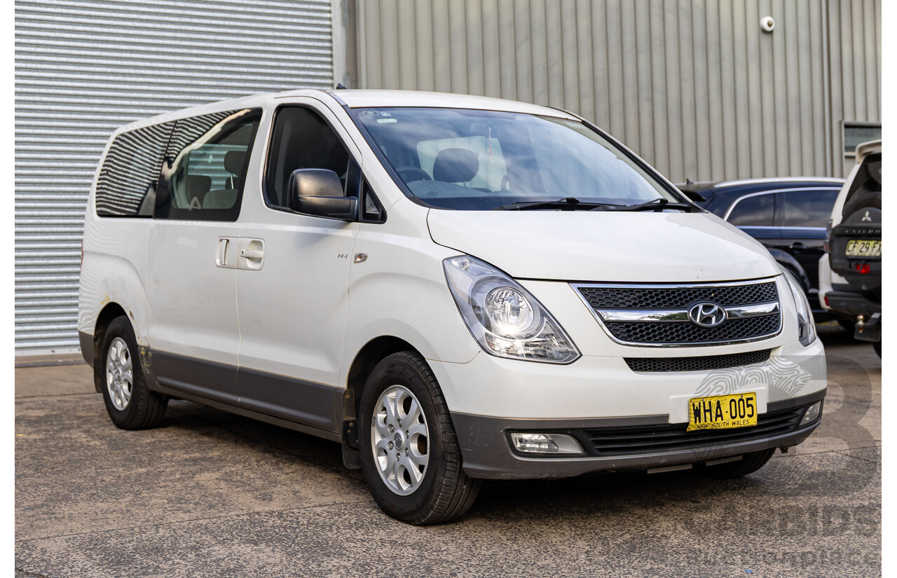 9/2011 Hyundai iMax TQ MY11 4d Wagon Creamy White Turbo Diesel 2.5L - 8 Seater