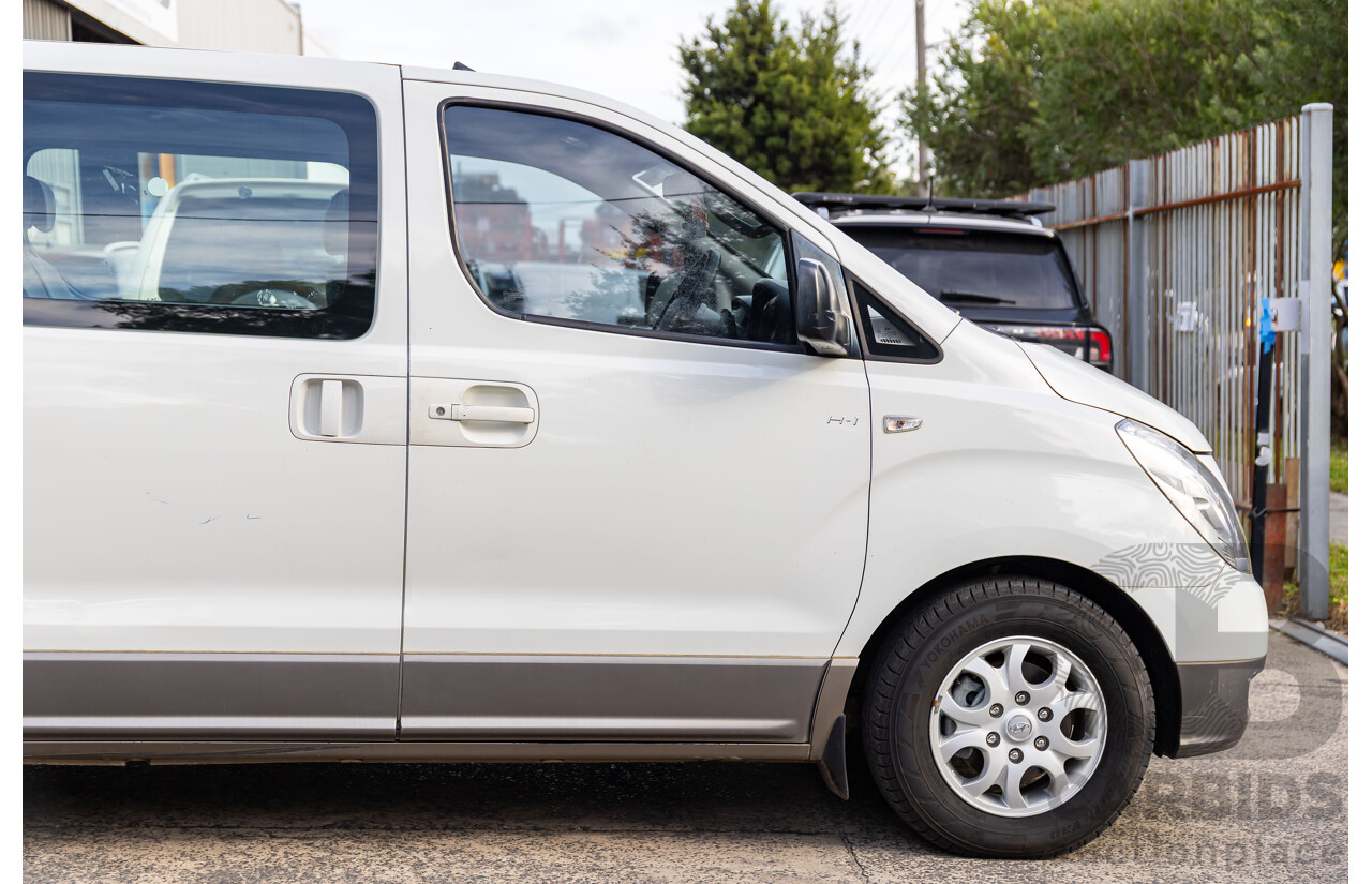 9/2011 Hyundai iMax TQ MY11 4d Wagon Creamy White Turbo Diesel 2.5L - 8 Seater