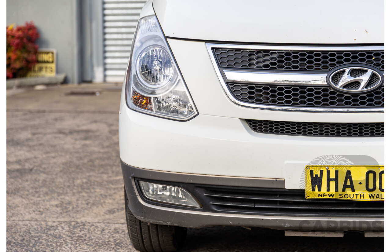 9/2011 Hyundai iMax TQ MY11 4d Wagon Creamy White Turbo Diesel 2.5L - 8 Seater