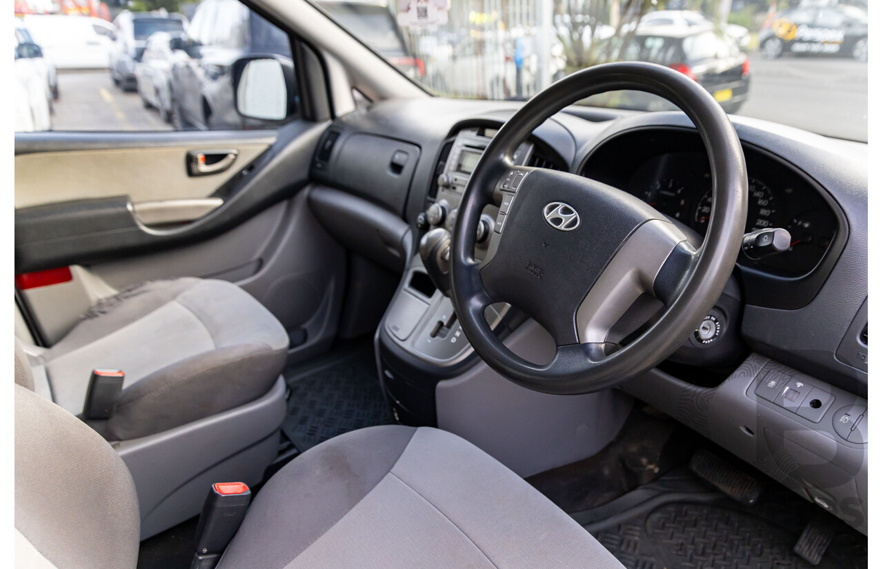 9/2011 Hyundai iMax TQ MY11 4d Wagon Creamy White Turbo Diesel 2.5L - 8 Seater