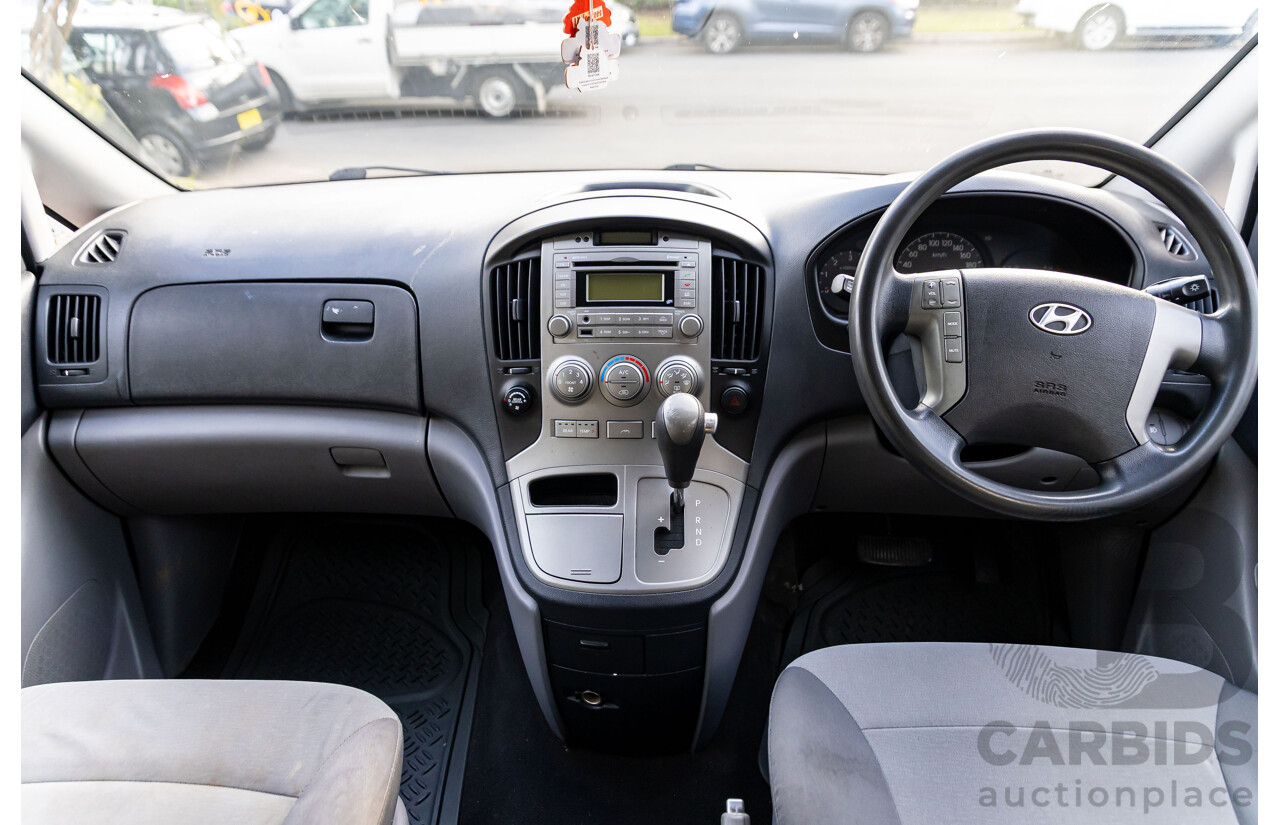 9/2011 Hyundai iMax TQ MY11 4d Wagon Creamy White Turbo Diesel 2.5L - 8 Seater