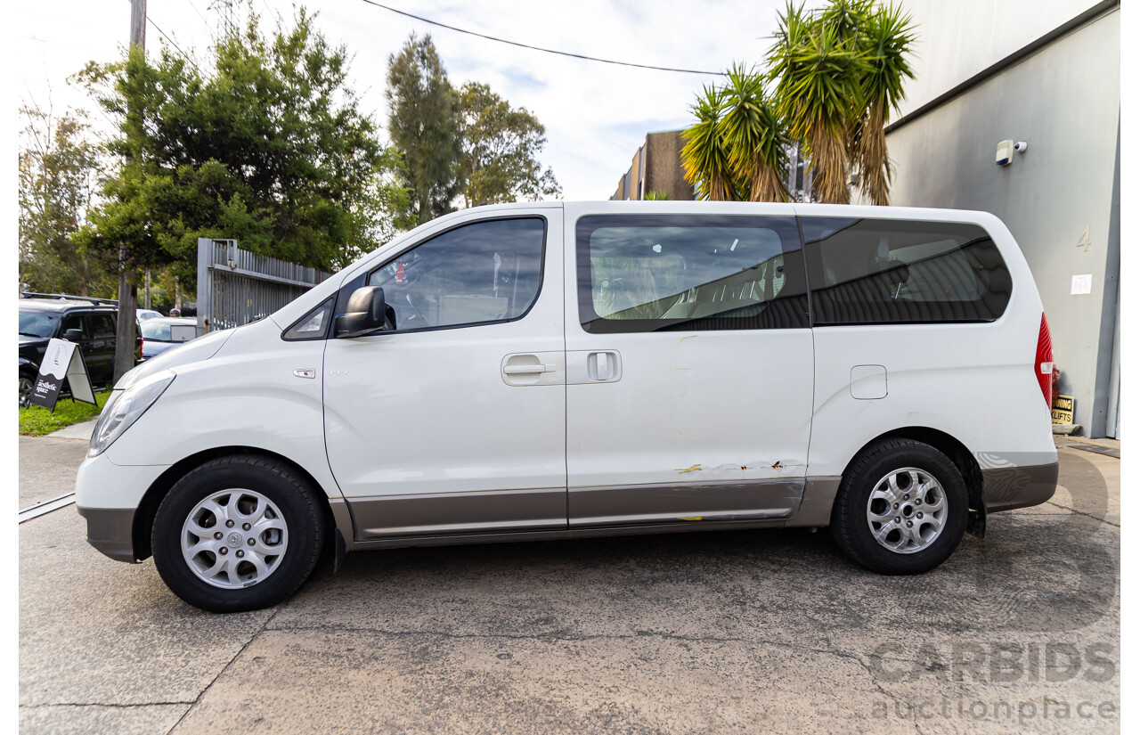 9/2011 Hyundai iMax TQ MY11 4d Wagon Creamy White Turbo Diesel 2.5L - 8 Seater