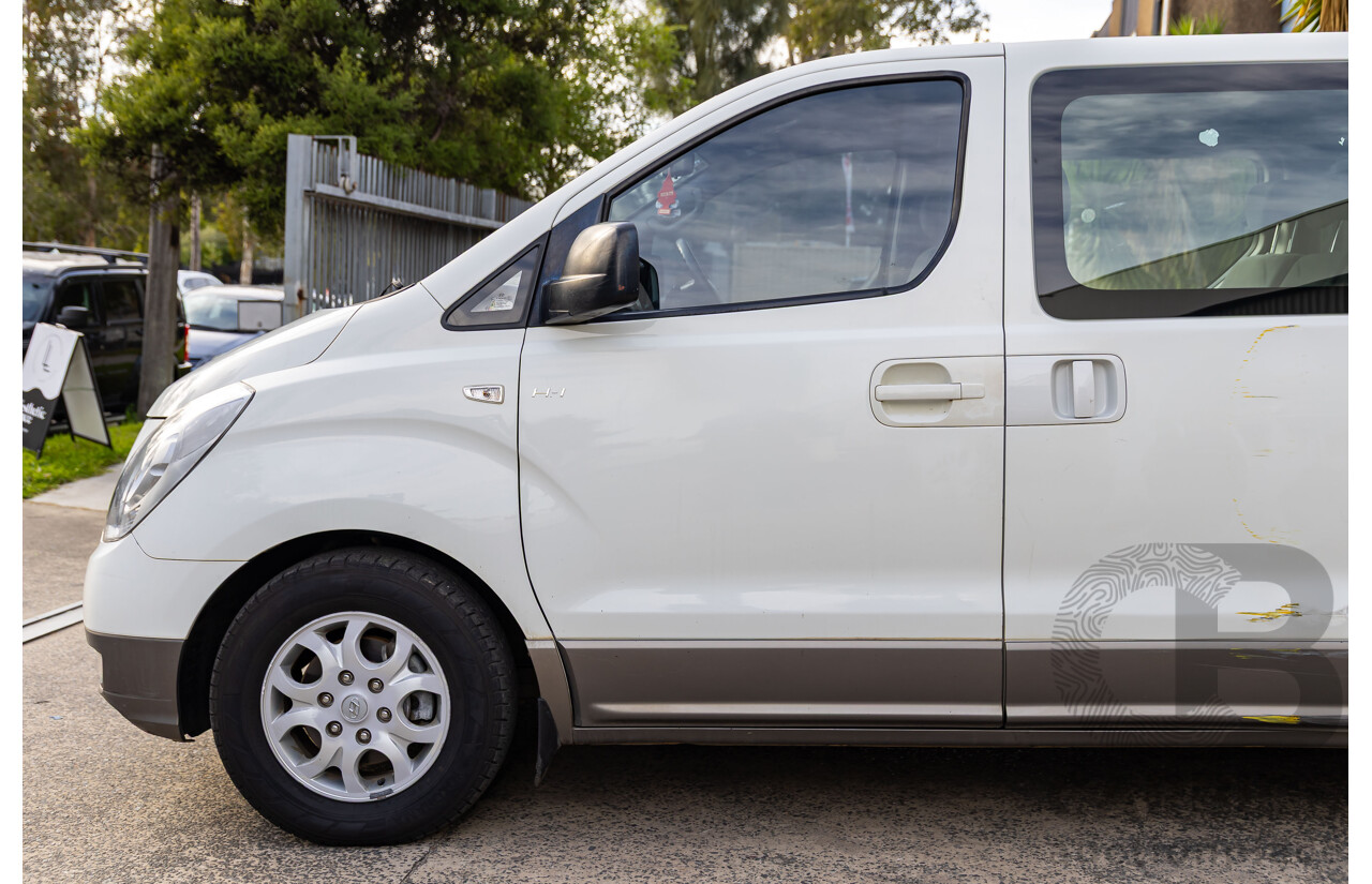 9/2011 Hyundai iMax TQ MY11 4d Wagon Creamy White Turbo Diesel 2.5L - 8 Seater