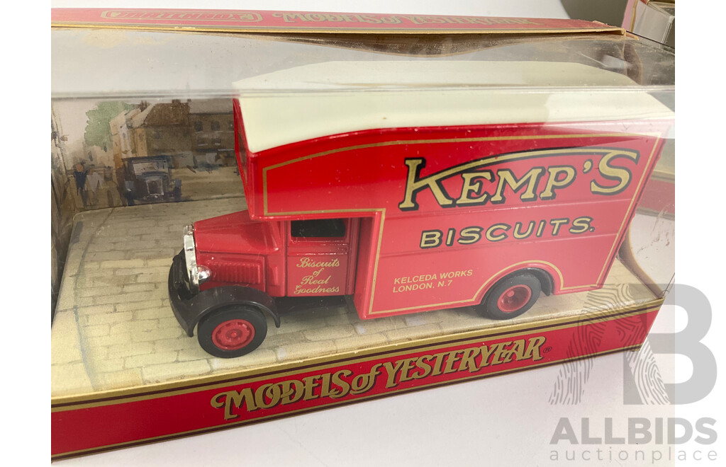 Vintage Matchbox Diecast Models of Yesteryear 1931 Morris Courier and 1926 Ford Model TT