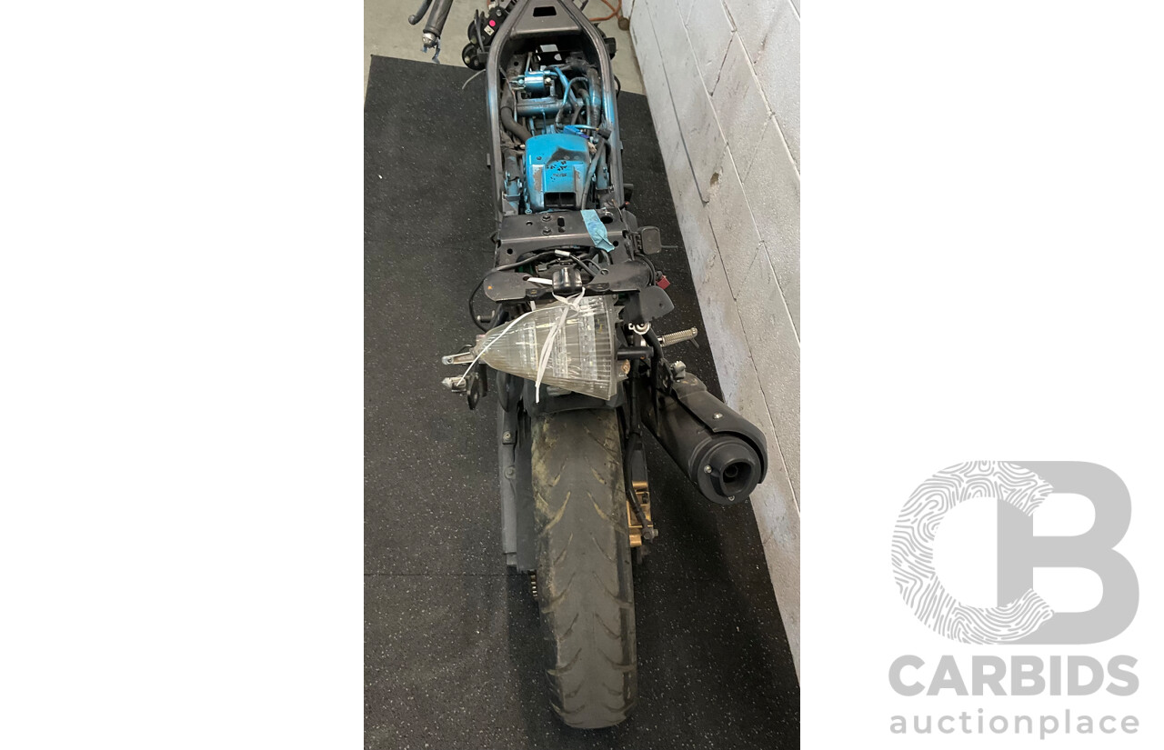 03/2015 Yamaha YZF-R15 Motocycle - Stripped - Parts Bike