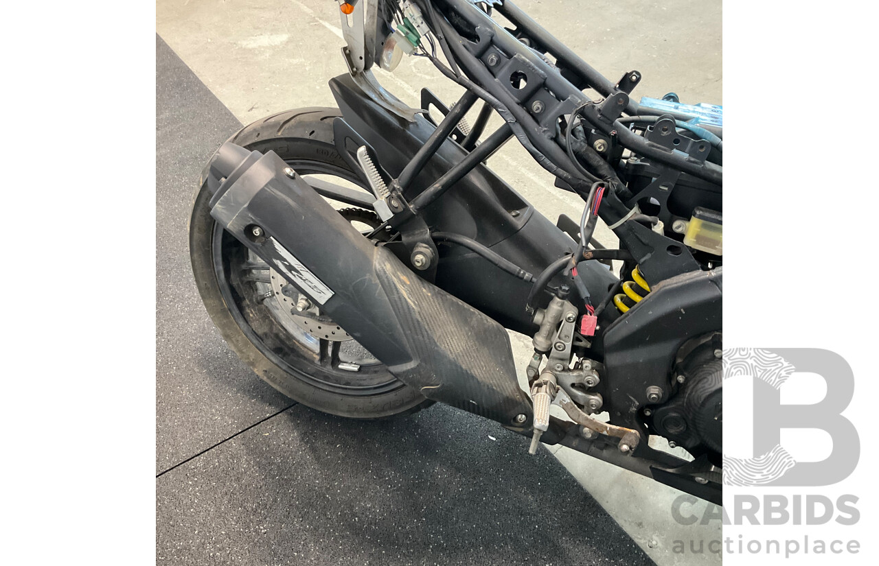 03/2015 Yamaha YZF-R15 Motocycle - Stripped - Parts Bike