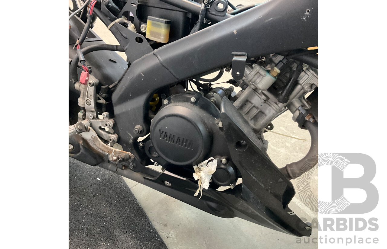 03/2015 Yamaha YZF-R15 Motocycle - Stripped - Parts Bike
