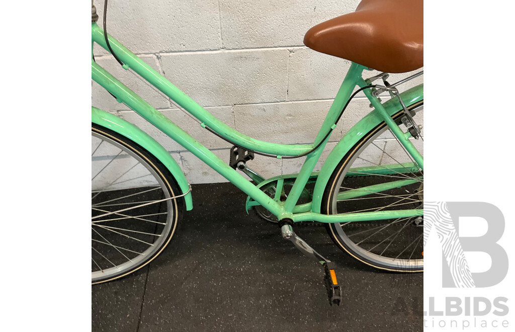 Holland Classic Cruiser Bicycle