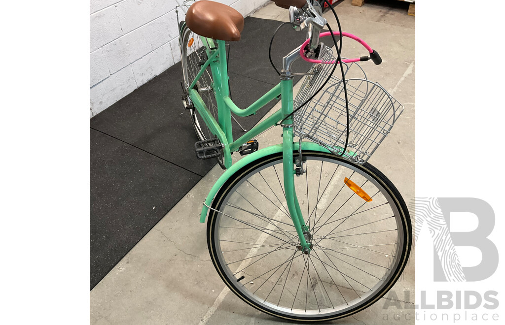 Holland Classic Cruiser Bicycle