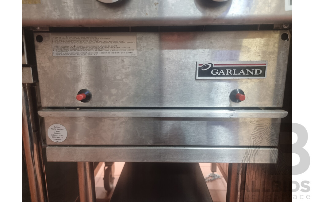 Garland Commercial 2 Burner Gas Chargrill with 3 Griddle Plates