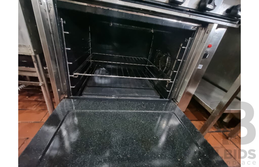 Waldorf by Moffat Commercial 6 Burner Gas Stove Top & Fan Forced Electric Oven Combo