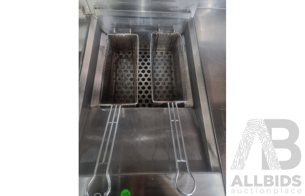 2 Waldorf by Moffat Commercial Deep Fryers