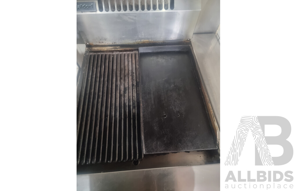 Waldorf by Moffat Commercial Gas Char Grill/ Flat Plate Cook Top