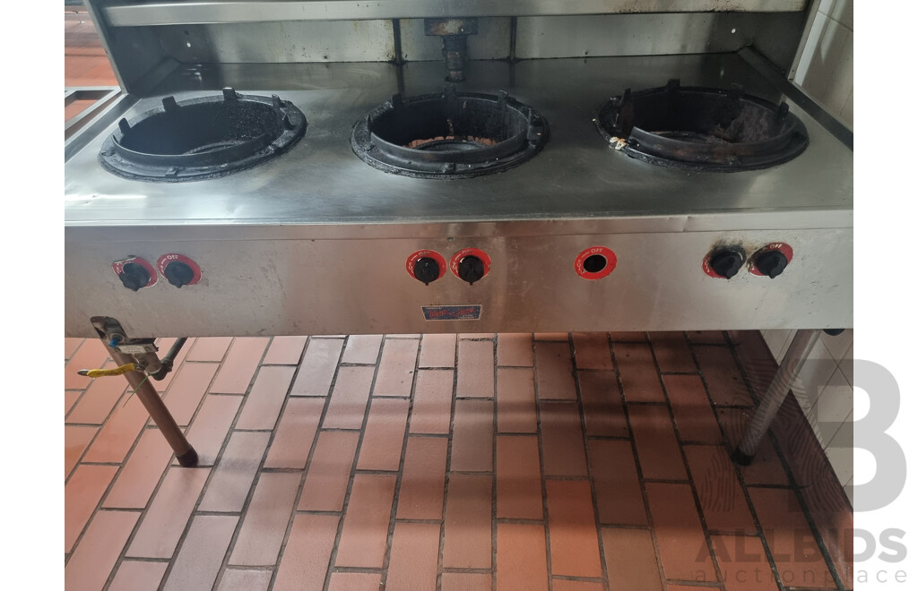 Ward Stoves Commercial Gas Triple Wok Burner with Assortment of Woks ETC