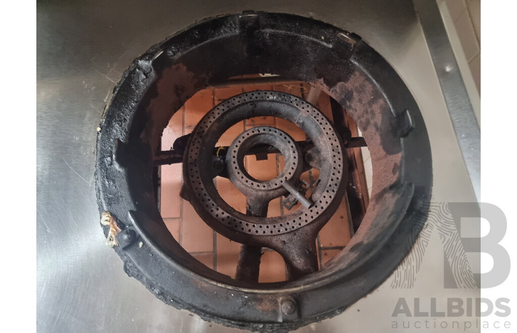 Ward Stoves Commercial Gas Triple Wok Burner with Assortment of Woks ETC