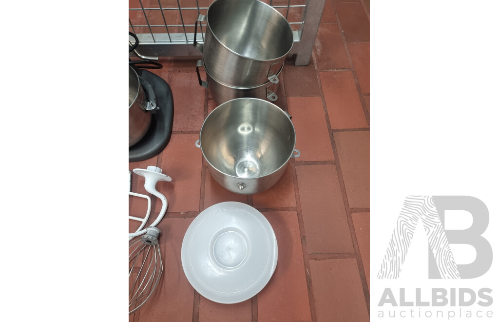 Kitchen Aid Commercial Heavy Duty Stand Mixer with Accessories ETC