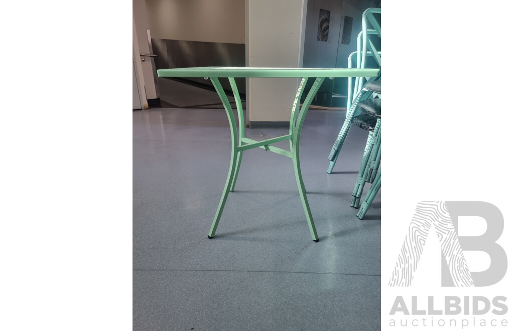 Cafe Tables & Chairs