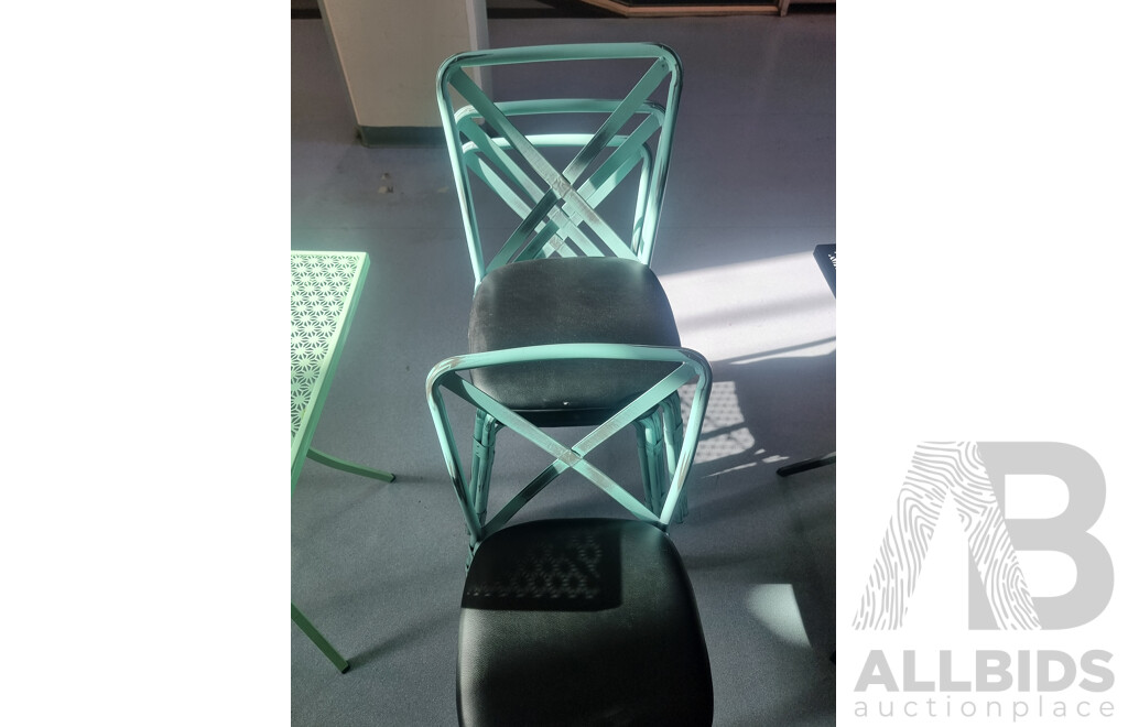 Cafe Tables & Chairs