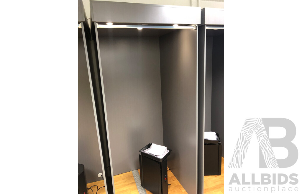 Spray Tan Booth with Extraction Fan