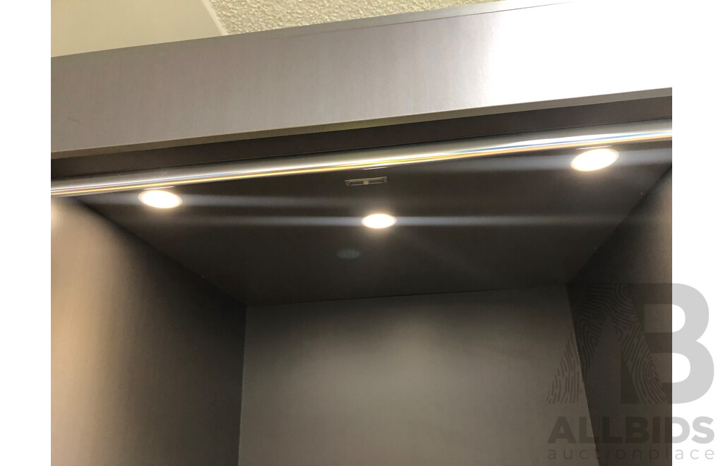 Spray Tan Booth with Extraction Fan