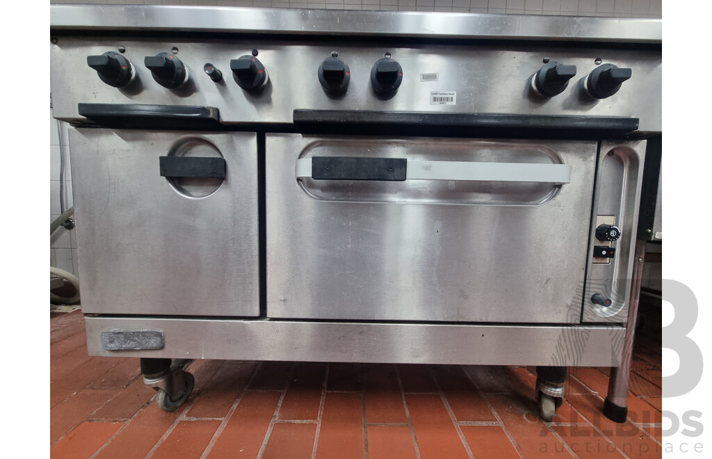Commercial Gas 6 Burner Stove Top with Under Bench Gas Oven & Hot Box