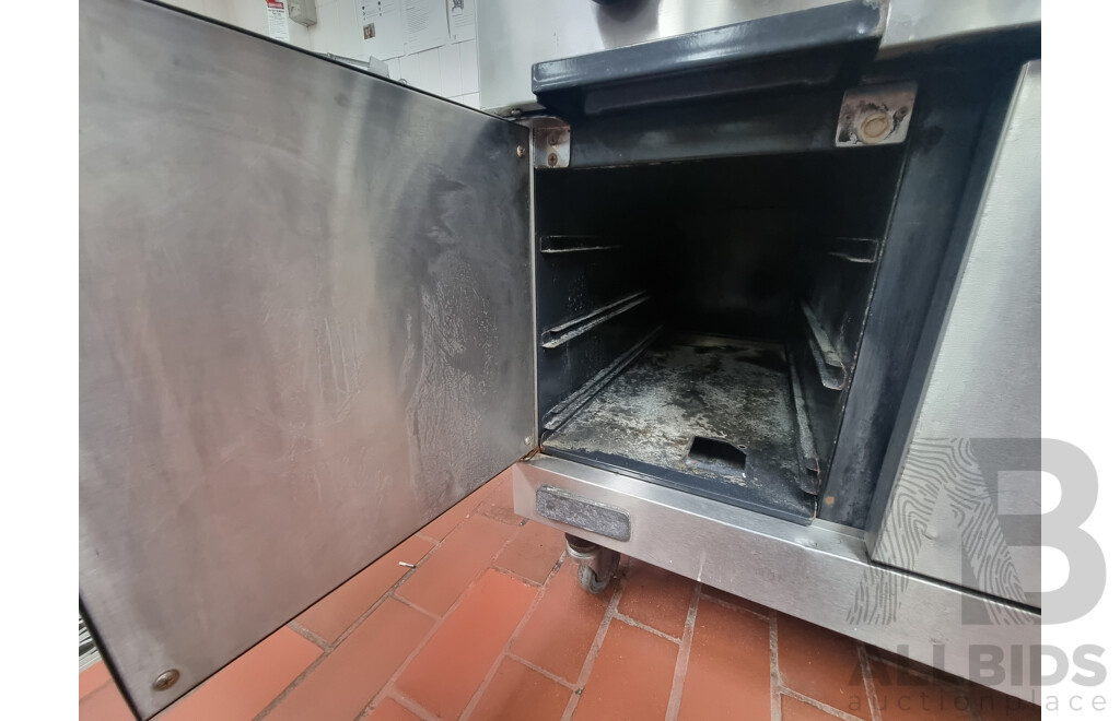 Commercial Gas 6 Burner Stove Top with Under Bench Gas Oven & Hot Box