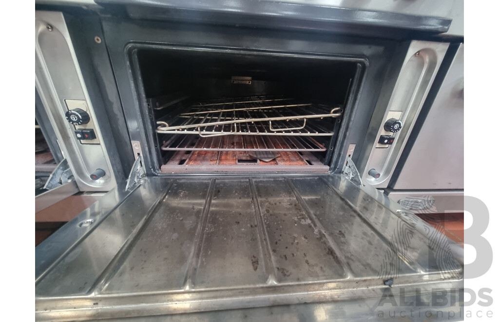 Commercial Gas 8 Burner Stove Top with Double Under Bench Gas Oven's