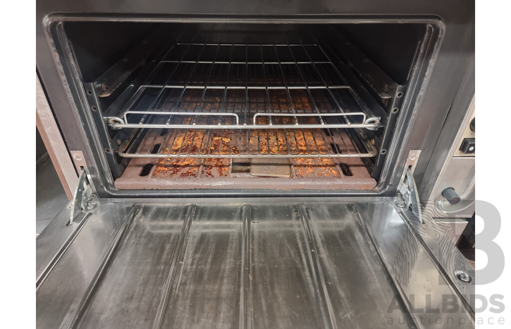 Zanussi Commercial Cook Top with Under Bench Gas Oven Combo